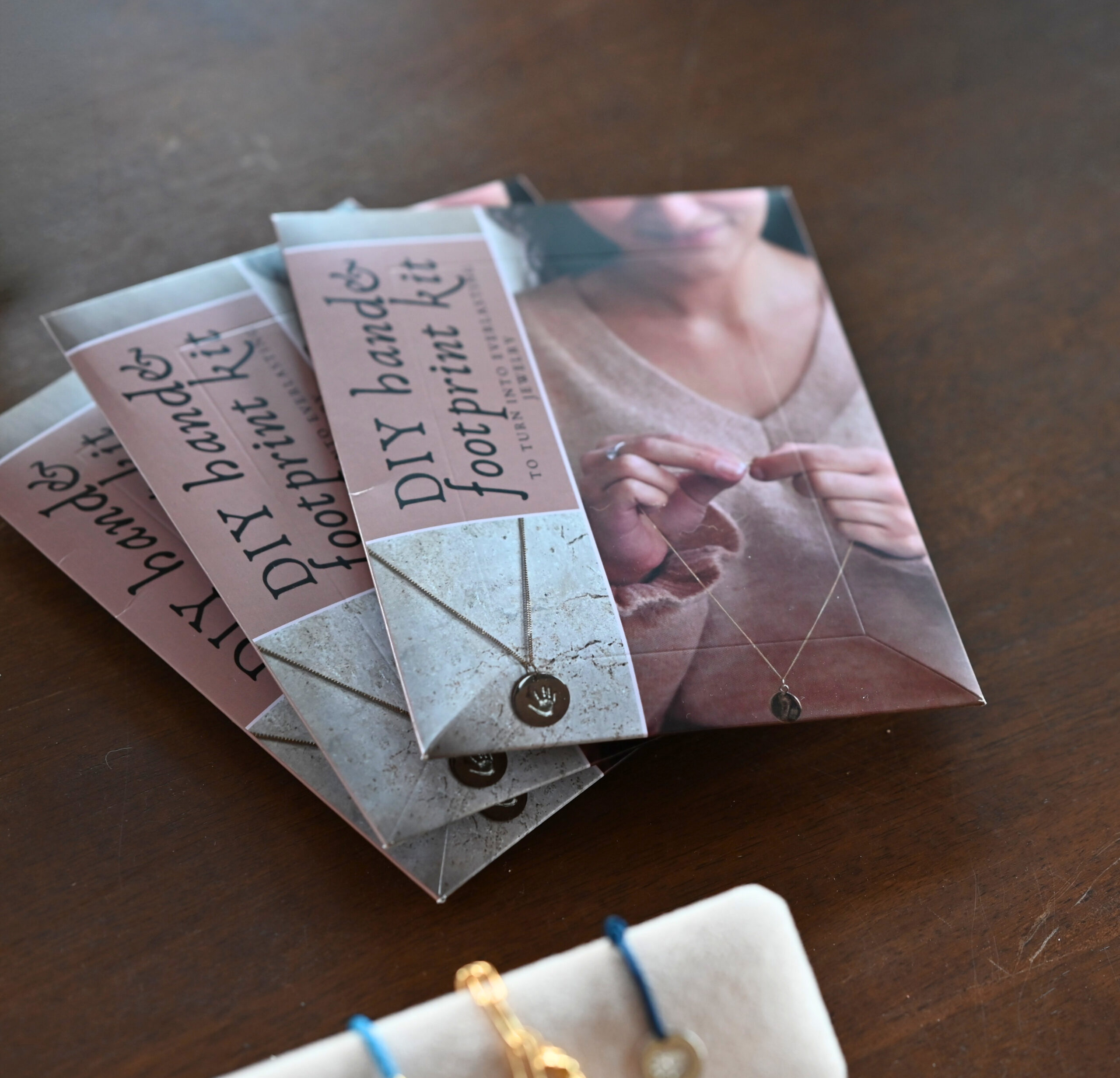 Hand- footprint kit (mailbox size)